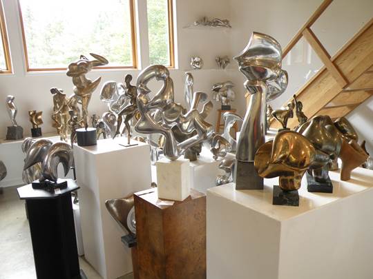 Eugen Doering's sculptures sparkling in his new gallery